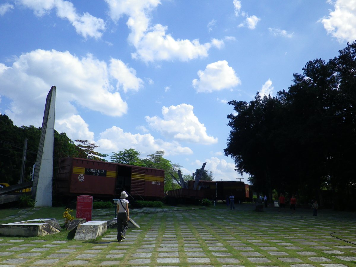 Monumento A Los Combatientes02.jpg